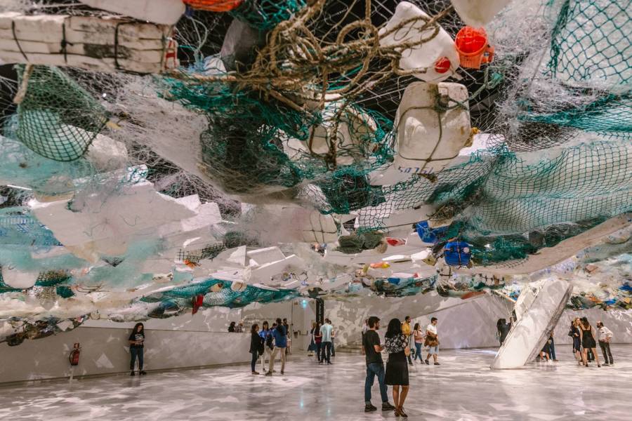 Over Flow, a exposição individual de Tadashi Kawamata na Galeria Oval do MAAT, foca questões em torno do turismo e da ecologia globais.