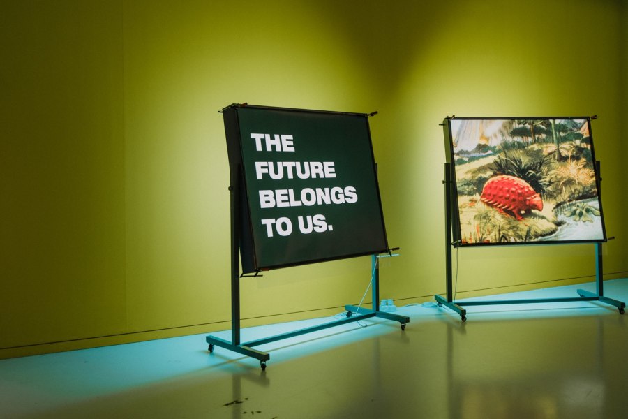 Over Flow, a exposição individual de Tadashi Kawamata na Galeria Oval do MAAT, foca questões em torno do turismo e da ecologia globais.